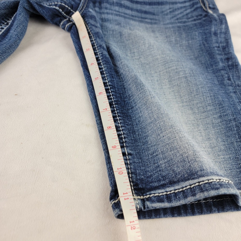 Miss Me Mid-Rise Bermuda Shorts 27 Medium Wash Embroidered Dreamcatcher Denim - Picture 7 of 9